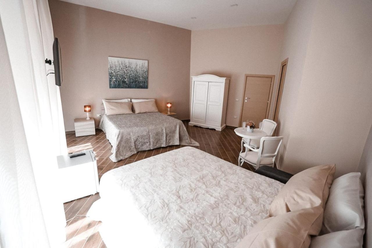 La Mimosa B&B Napoli Bagian luar foto